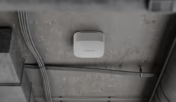 LifeQuality Jeweller Monitor intelligente della qualità dell'aria bianco su soffitto