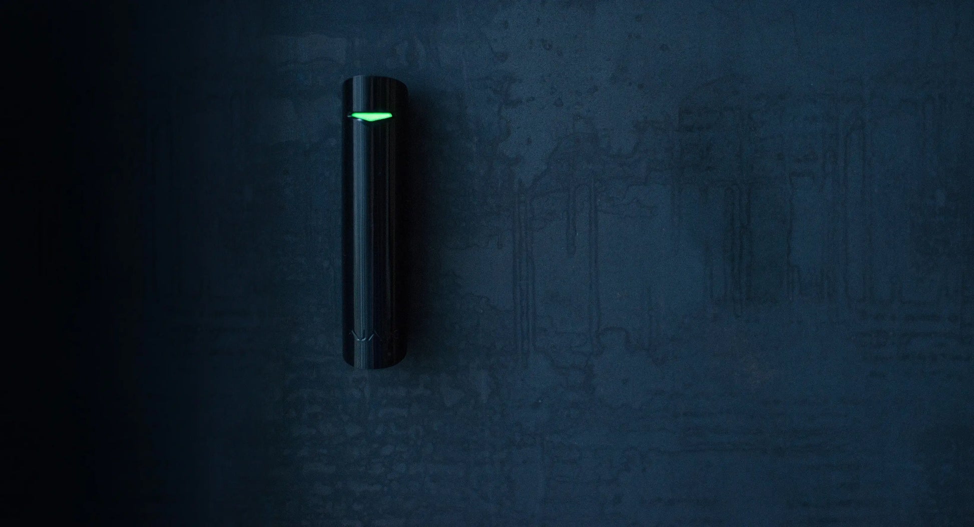 GlassProtect piccolo rilevatore rottura vetri wireless nero fissato al muro