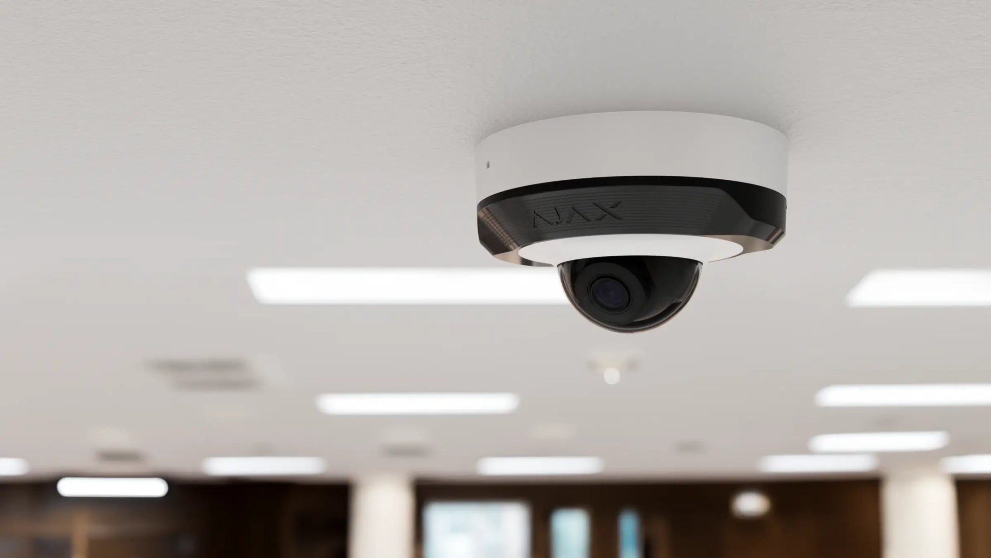 DomeCam Mini  telecamera IP cablata bianca su soffitto